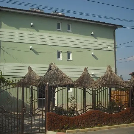 Casa Verona בית הארחה קוסטינסטי